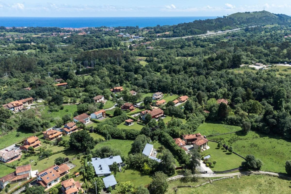 Villa Para 10 Con Finca En Llanes Parres de Llanes