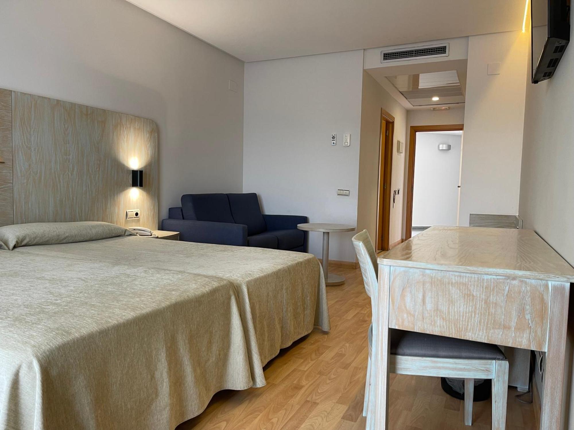 Agh Canet 4*