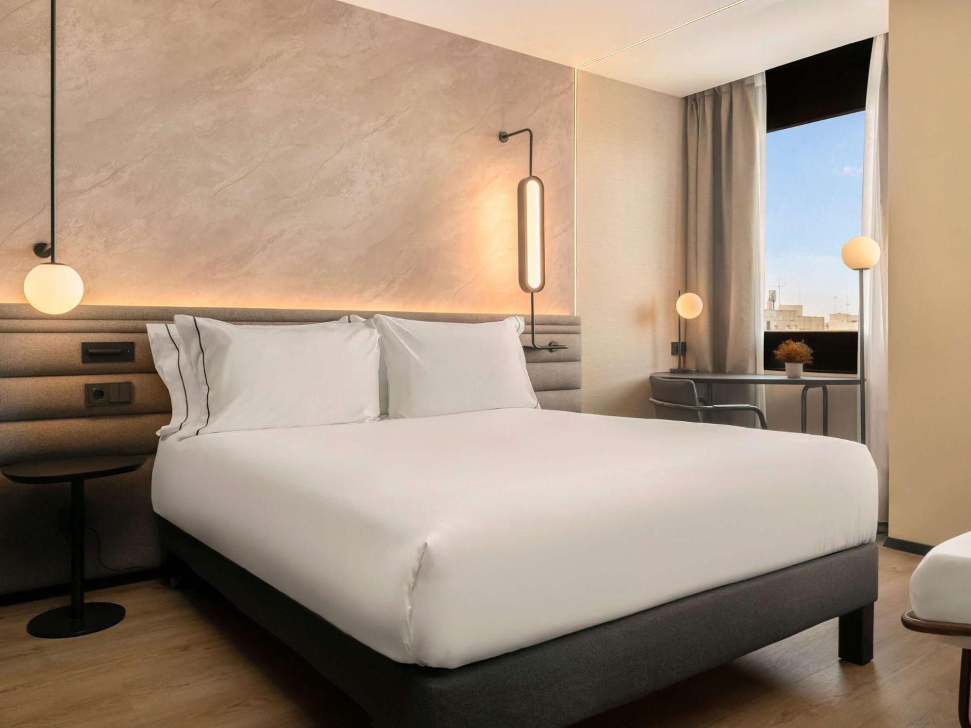 Expo Hotel 4*