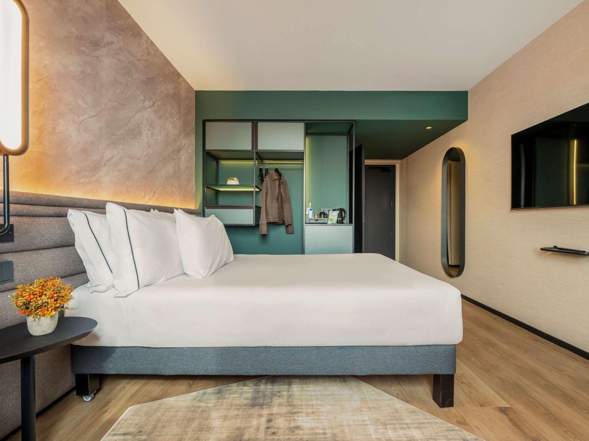 Expo Hotel 4*