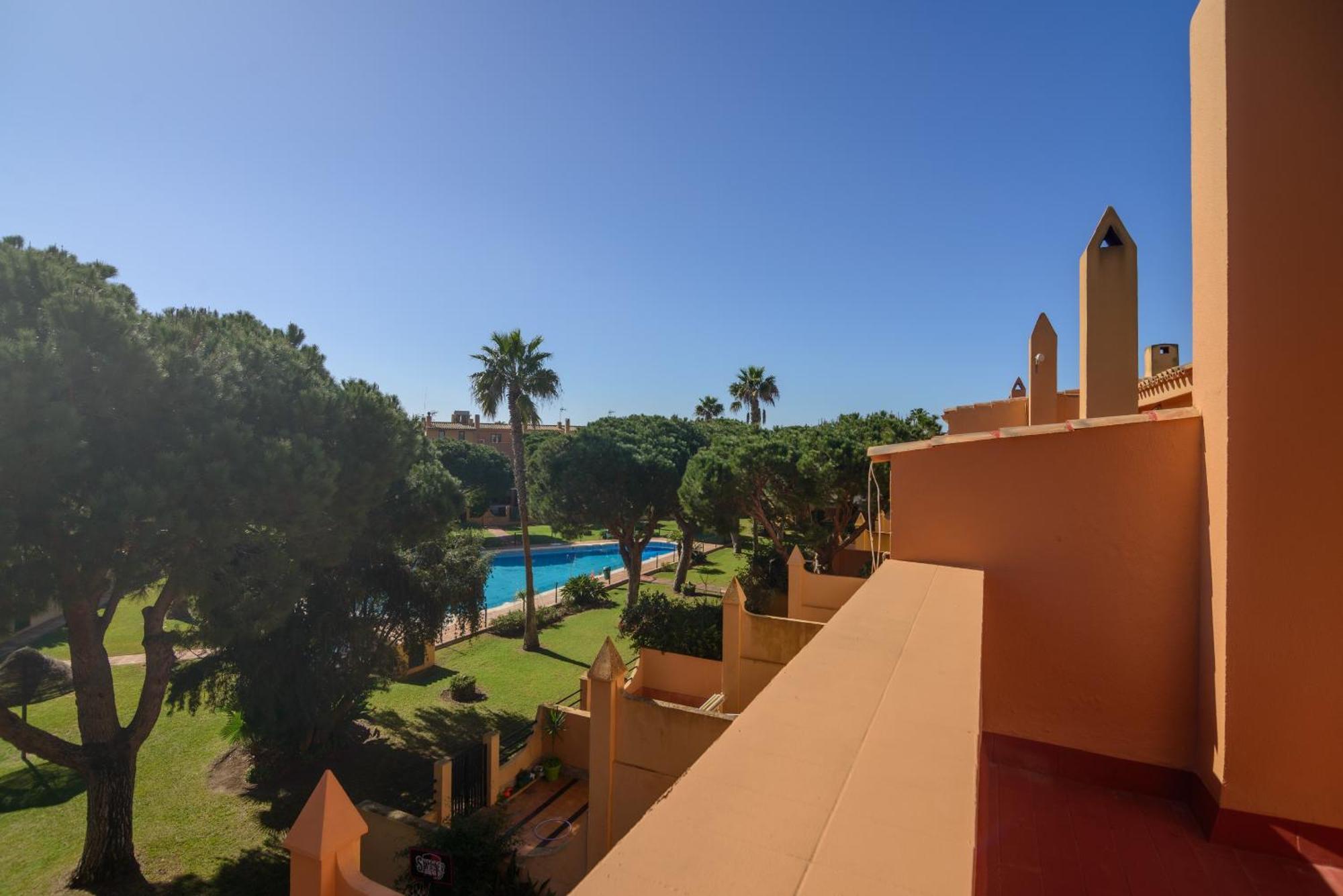 Сasa de vacaciones Adosado Con Jardín Y Piscina En Chiclana Barrosa-sancti Petri