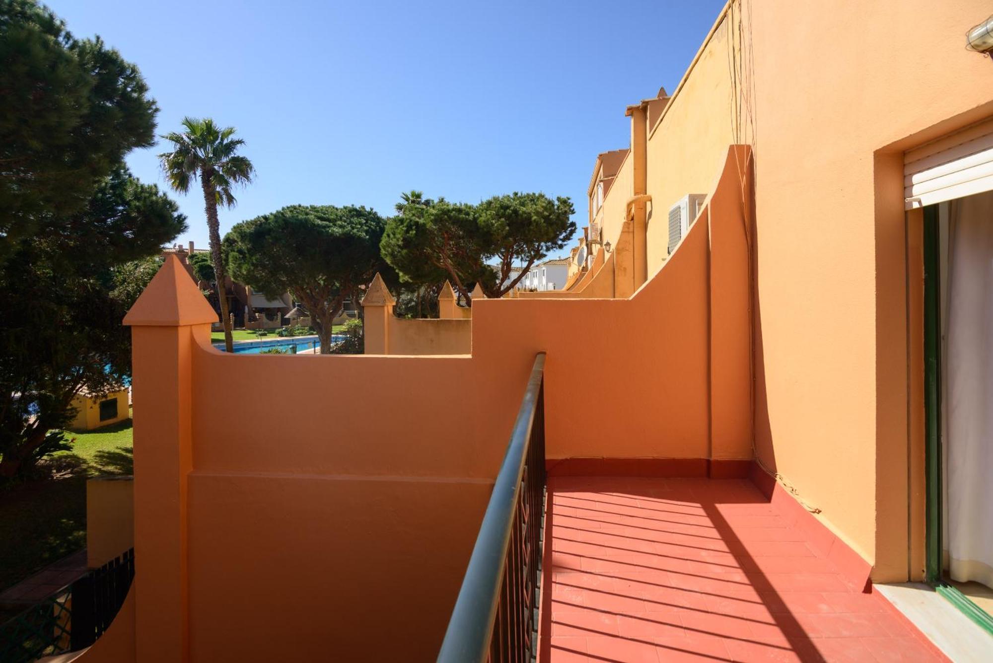 Сasa de vacaciones Adosado Con Jardín Y Piscina En Chiclana Barrosa-sancti Petri