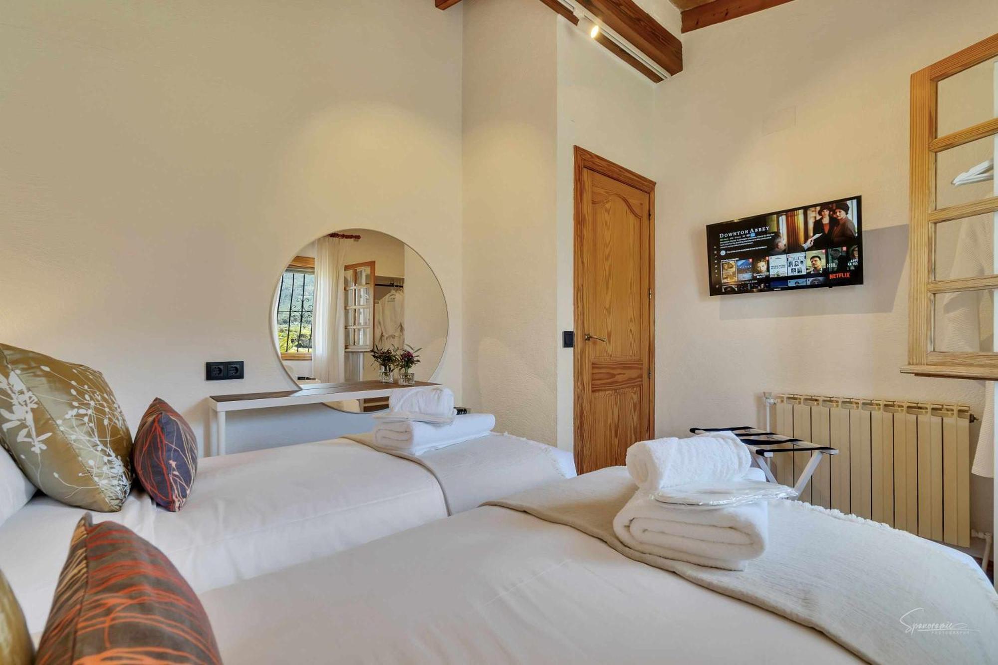Enri Y Casita Con Piscina Y Jacuzzi Parcent