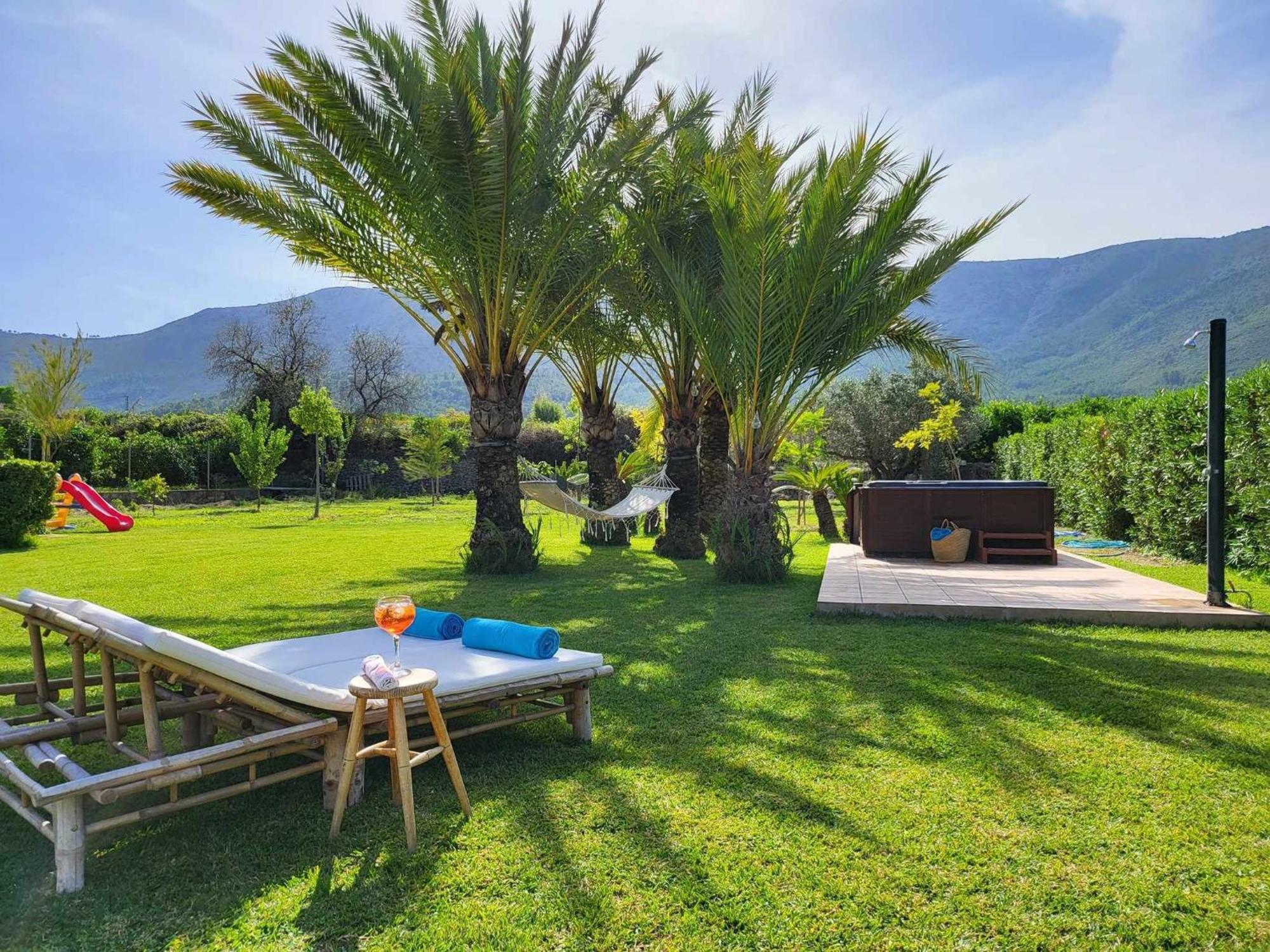 Enri Y Casita Con Piscina Y Jacuzzi Villa