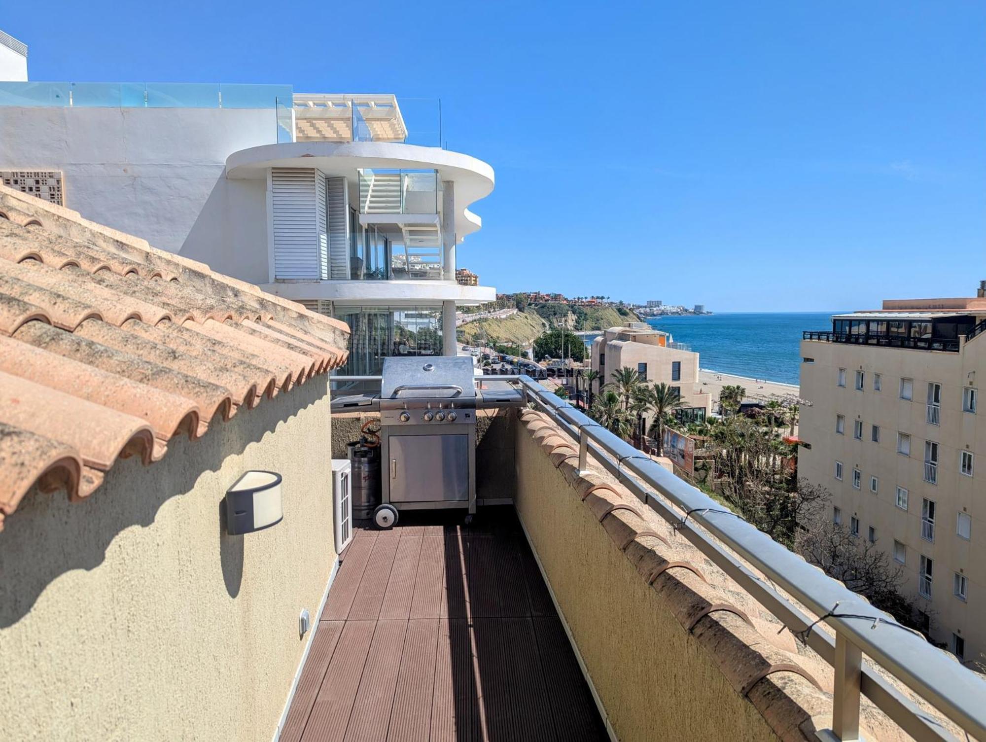 Apartment Modern Penthouse - 1 Min From The *