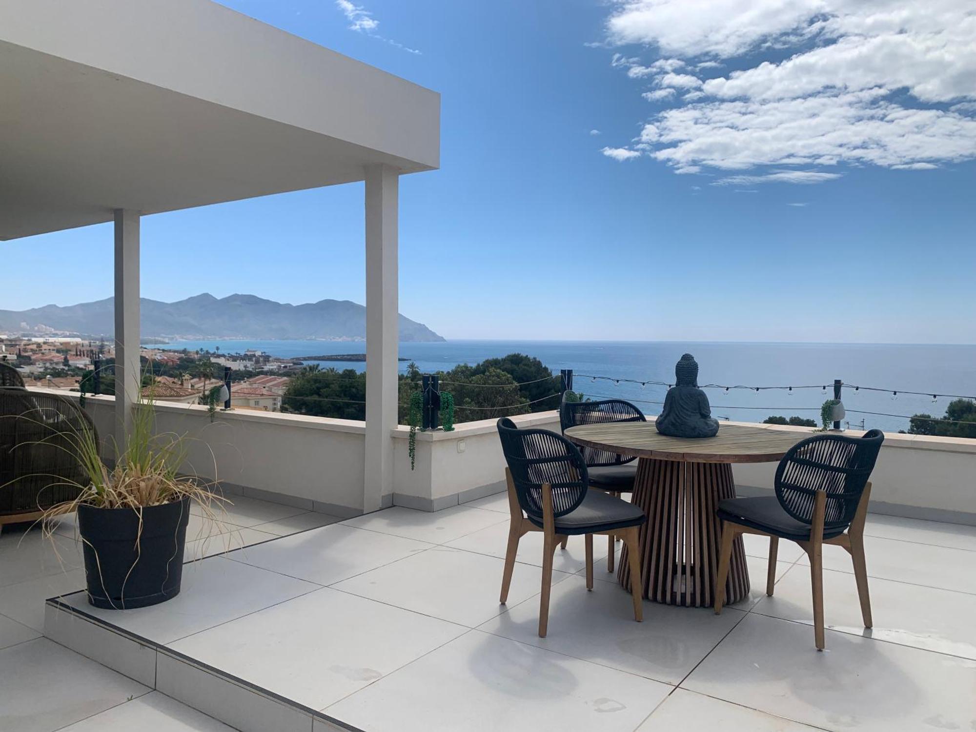 Rooftop With Beautiful Sea View Apartment *