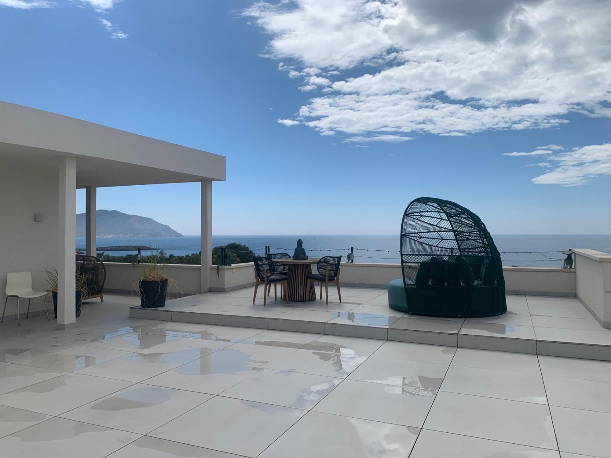Rooftop With Beautiful Sea View