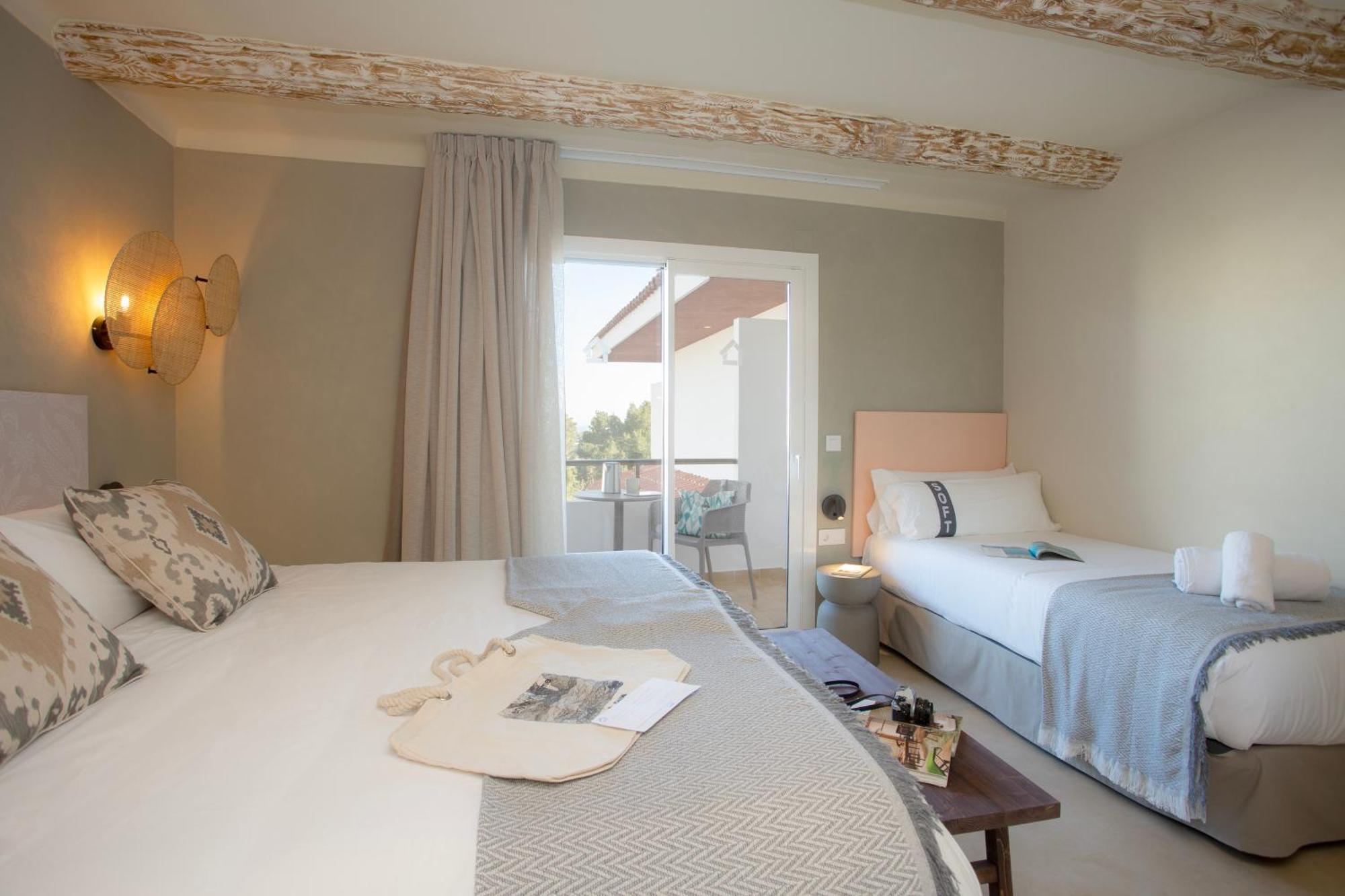Casual Bahia Ibiza Hotel