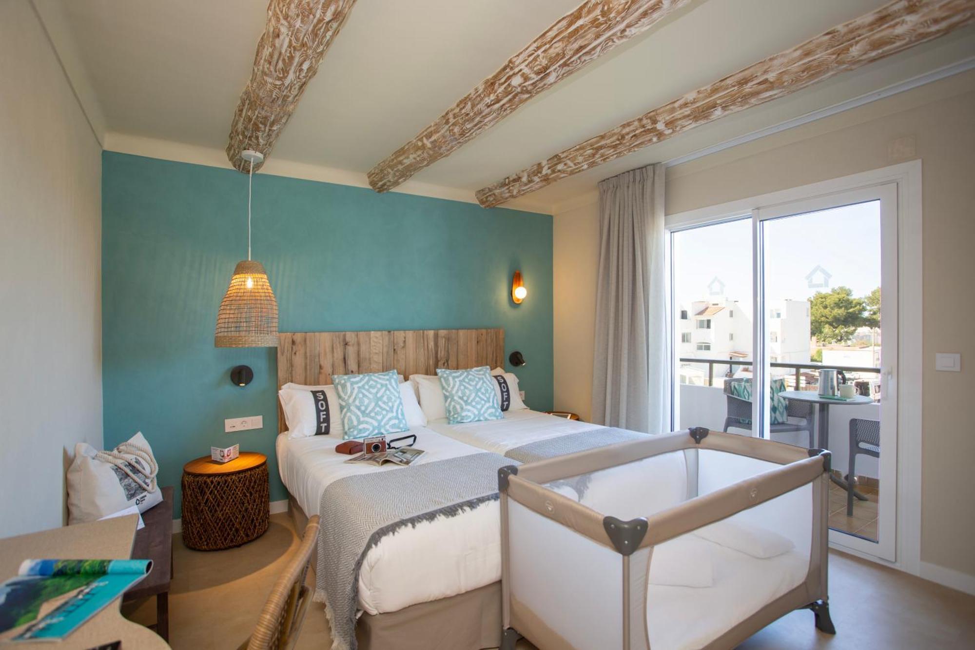 Casual Bahia Ibiza Hotel 3*