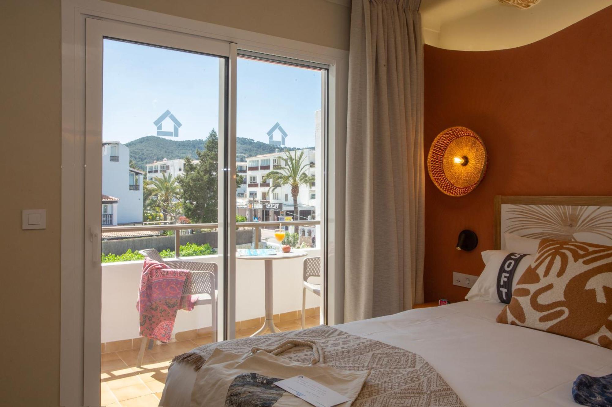 Casual Bahia Ibiza San Antonio Abad
