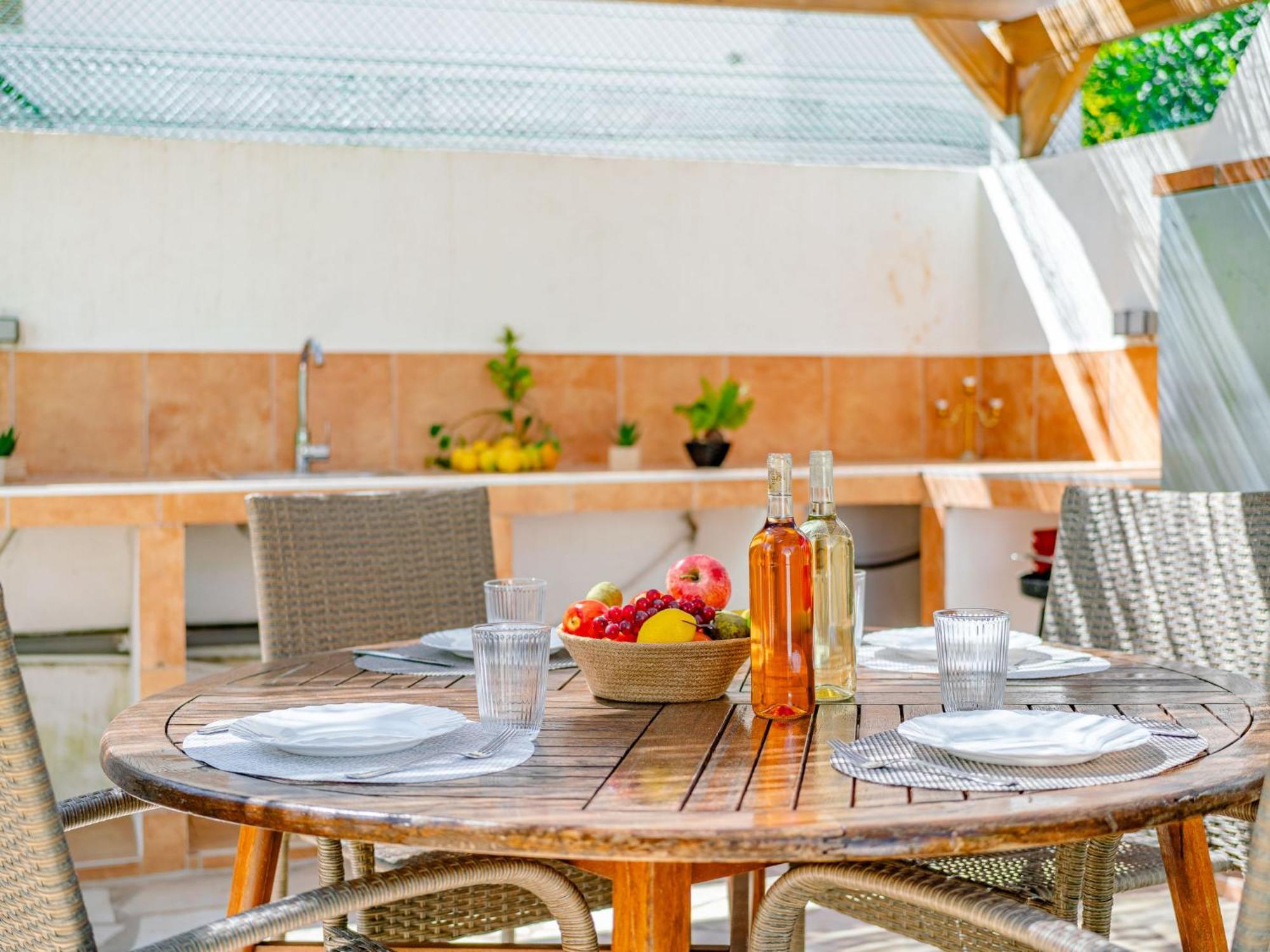 Tulipanes By Interhome Dénia