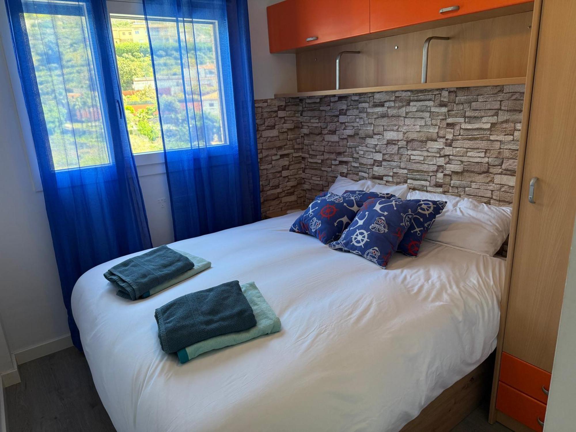 Apartamento ático De Lujo 90m De Terraza Y Jacuzzi Privado En Cabria, Almuñecar *