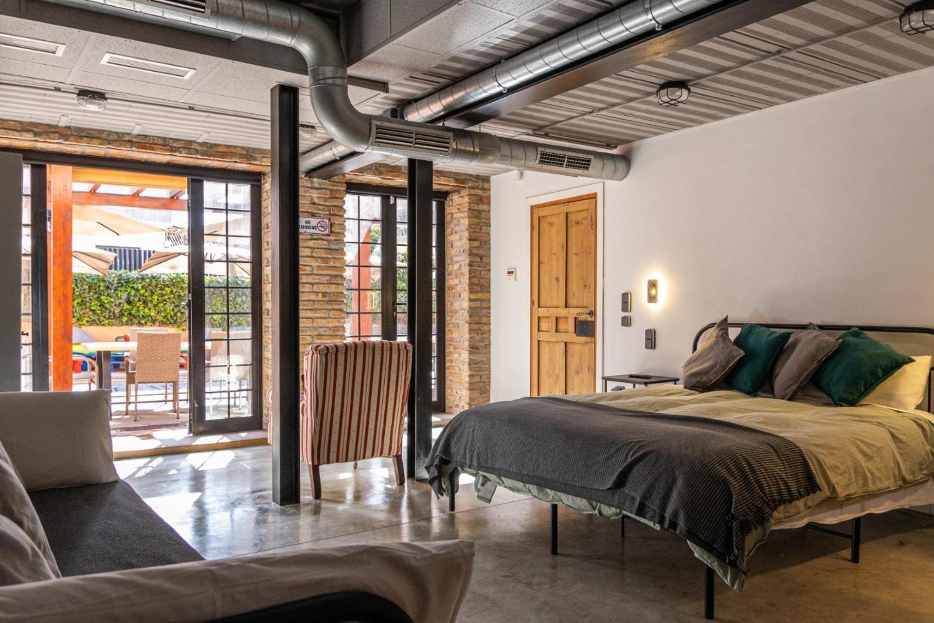 Villa Regionalista 1919: Seaside Retreat With Heated Pool *