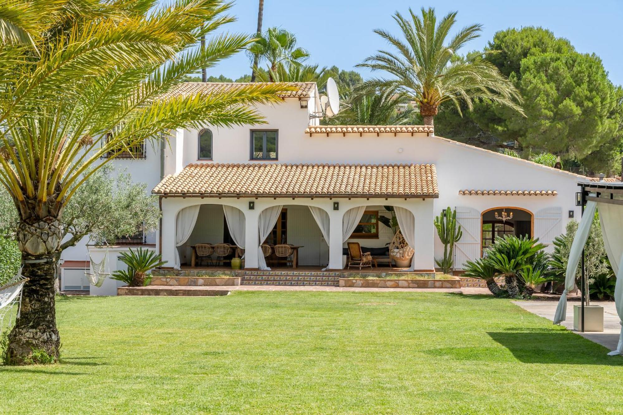 Enri Y Casita Con Piscina Y Jacuzzi Parcent
