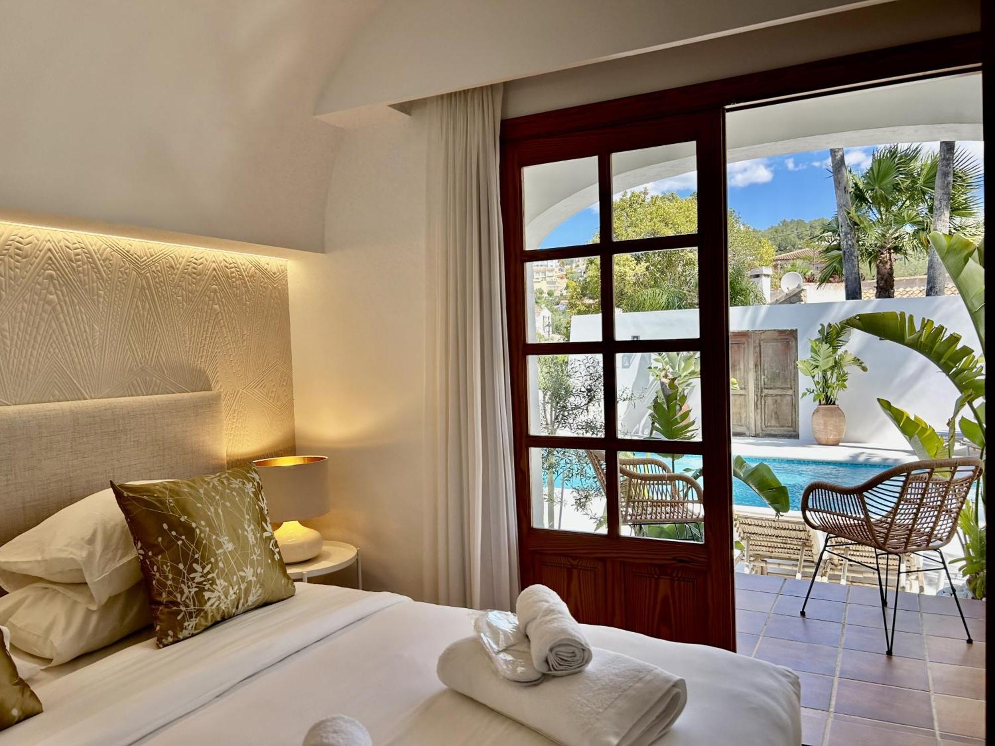 Enri Y Casita Con Piscina Y Jacuzzi