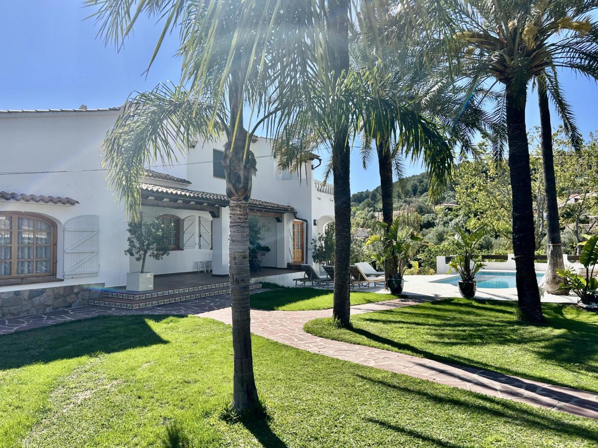 Enri Y Casita Con Piscina Y Jacuzzi Villa