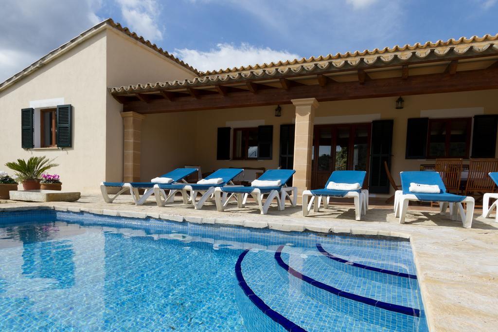 Angeles Villa Pollenca