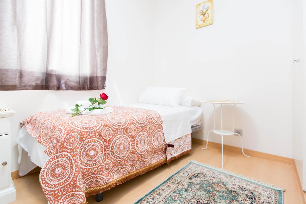 Central Apartment *