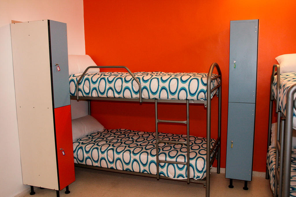 Hostel & Sports Cafe *