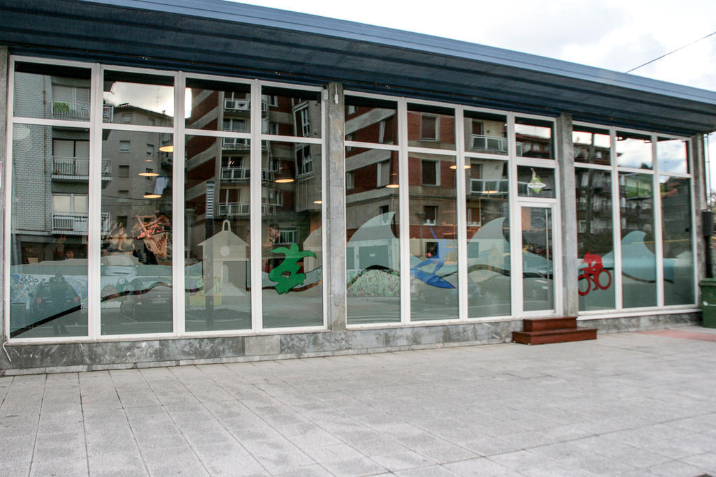 Hostel & Sports Cafe