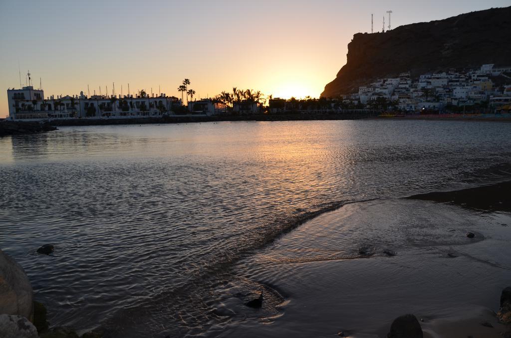 Playa Puerto De Mogan