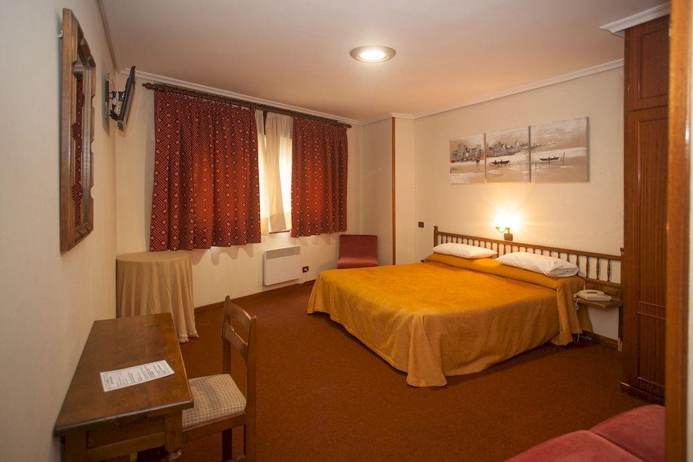 La Marina Hotel Cee
