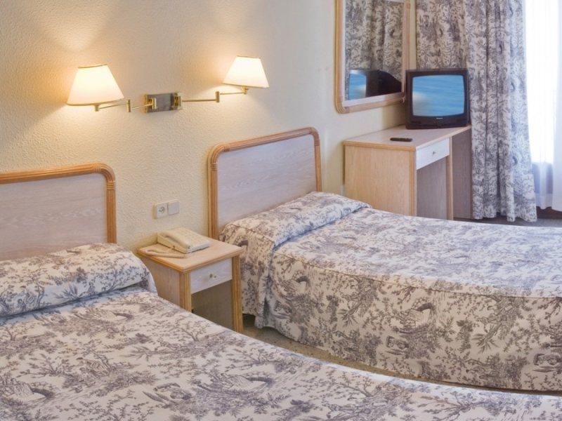 Hotel Vila Calella Hotel 3*