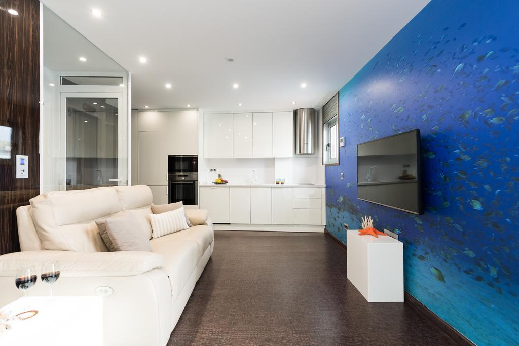 Wavia - Adults Only 3*