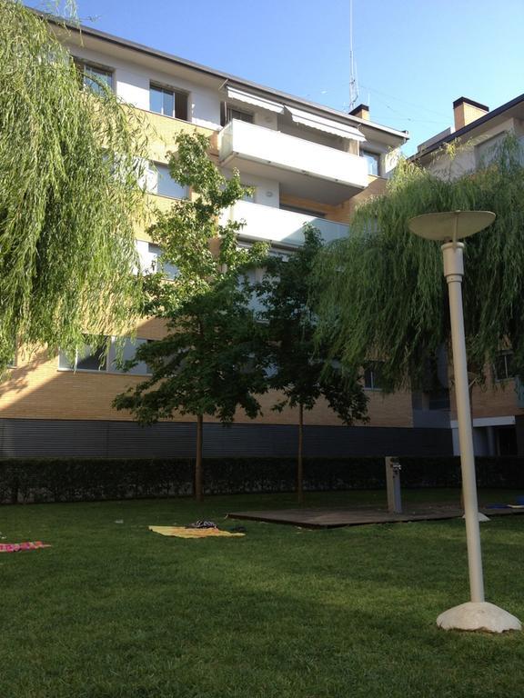 Lets Holidays Beautiful W/ Pool Toss Apartment *