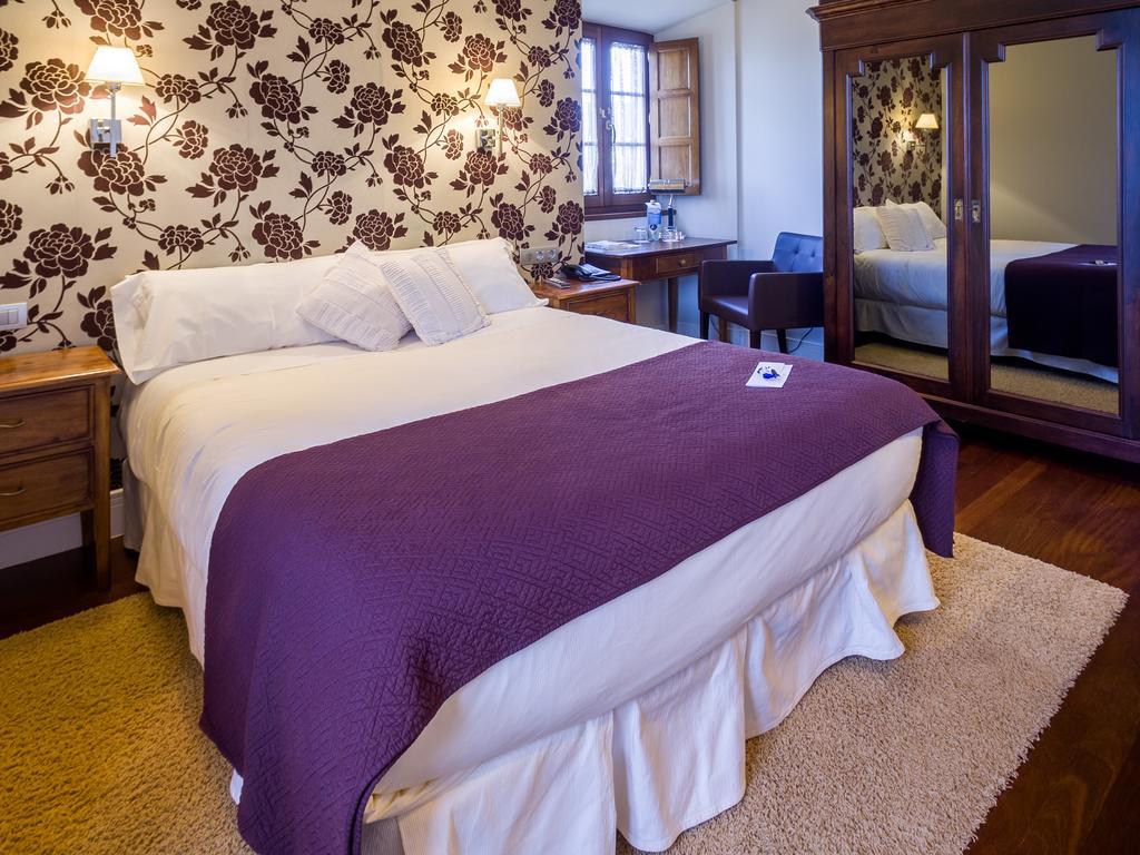 Hotel Casa De Castro 3*