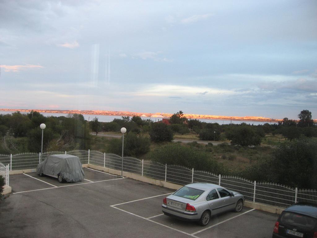 Apartment 2 Bedroom Cozy In Torrevieja