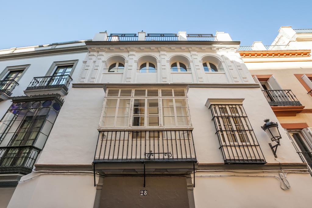 Tomas Ibarra Pool & Luxury Apartment Seville