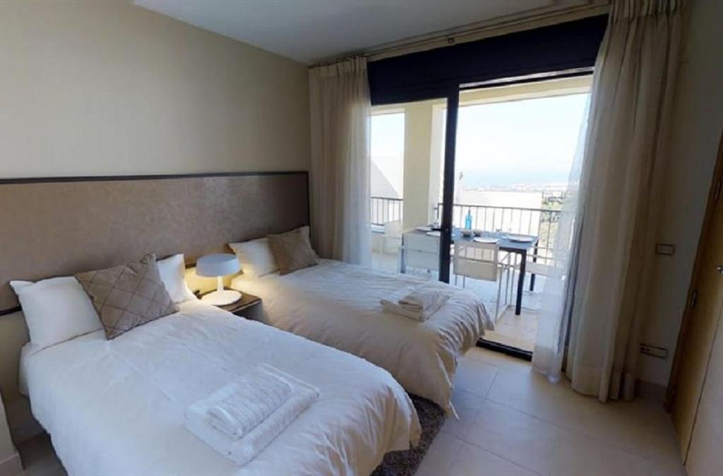 Apartment Luxurious With Area *
