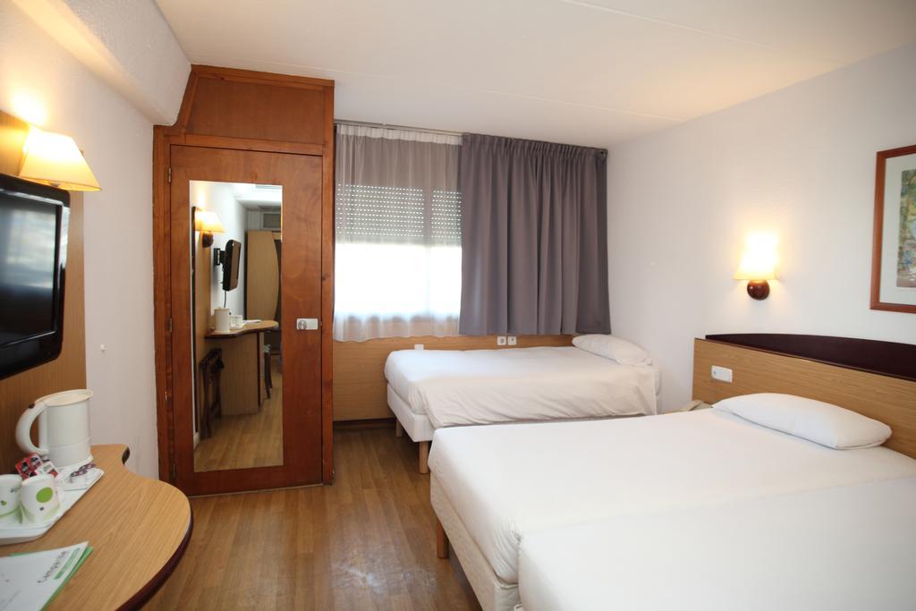 Travelodge Barcelona Del Valles Hotel