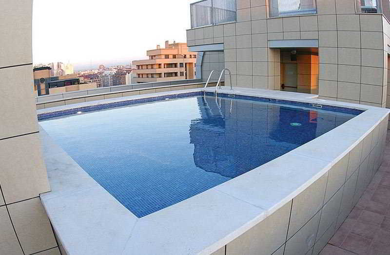 Center 4*