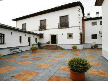 Hotel Pax Casona Del Busto 3*