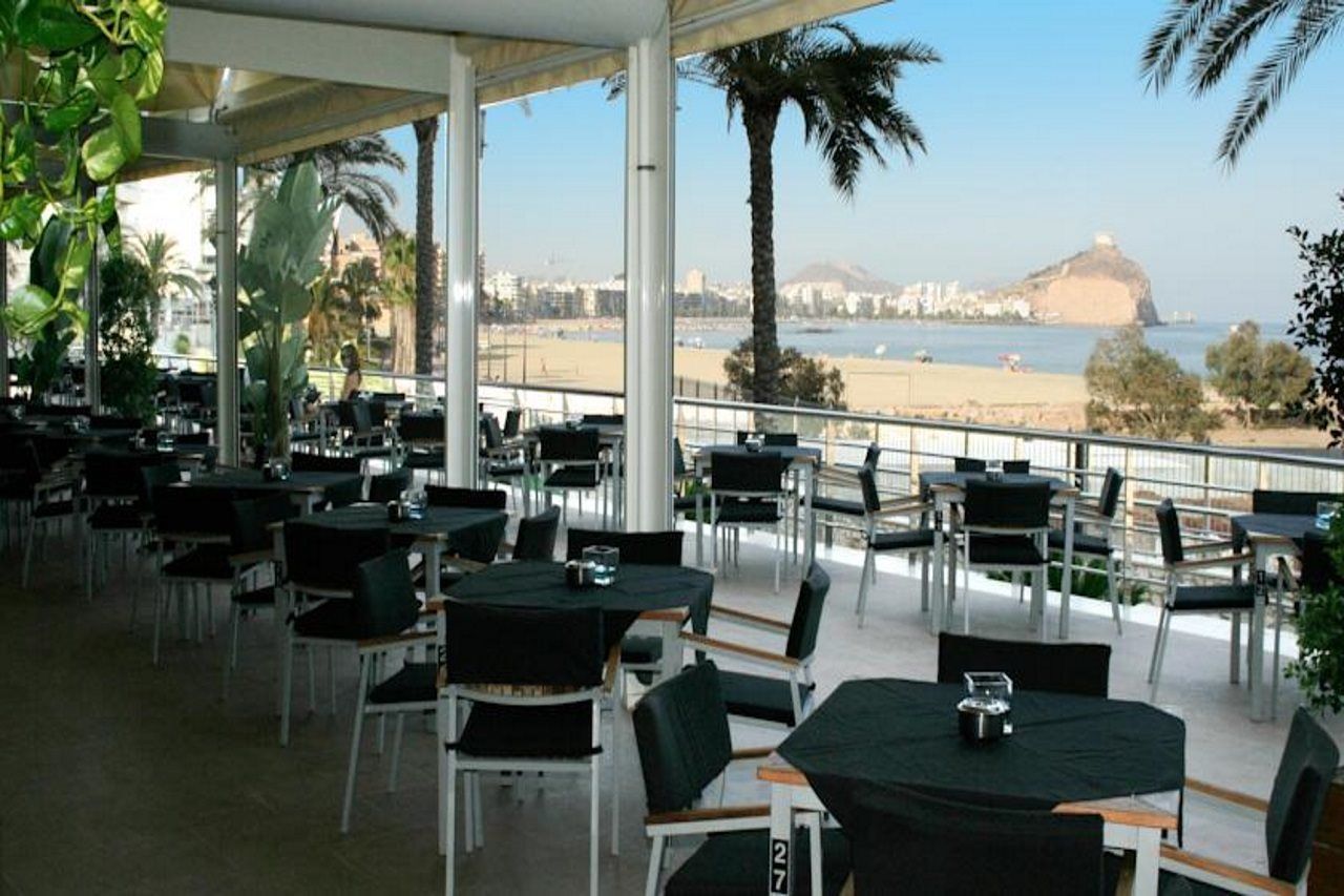 Senator Hotel Aguilas