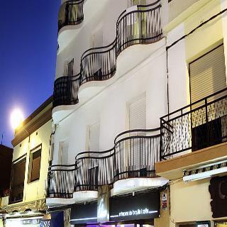 Iris Aparthotel