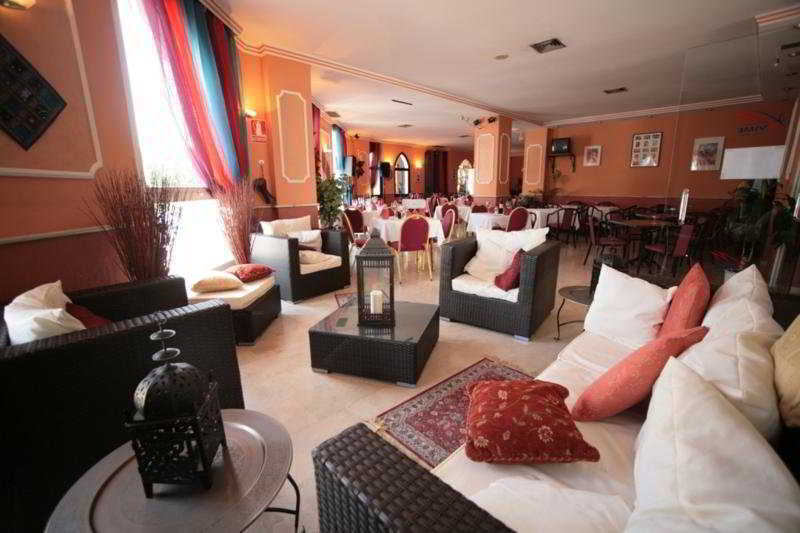 Ona Campanario Aparthotel 3*
