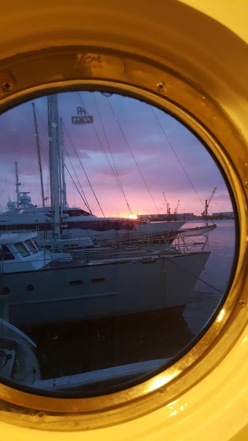 Hotel en barco Opalia Nautic Vilanova i la Geltrú
