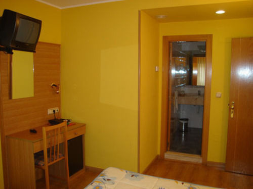 Dona Maria Hotel 2*