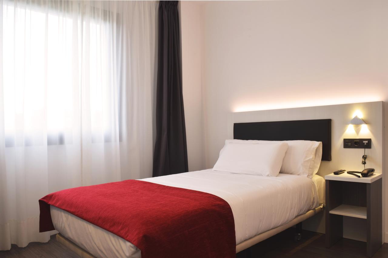 New Bilbao Airport 3*