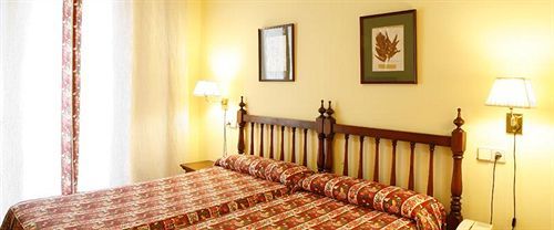 Hotel Pax Casona Del Busto 3*