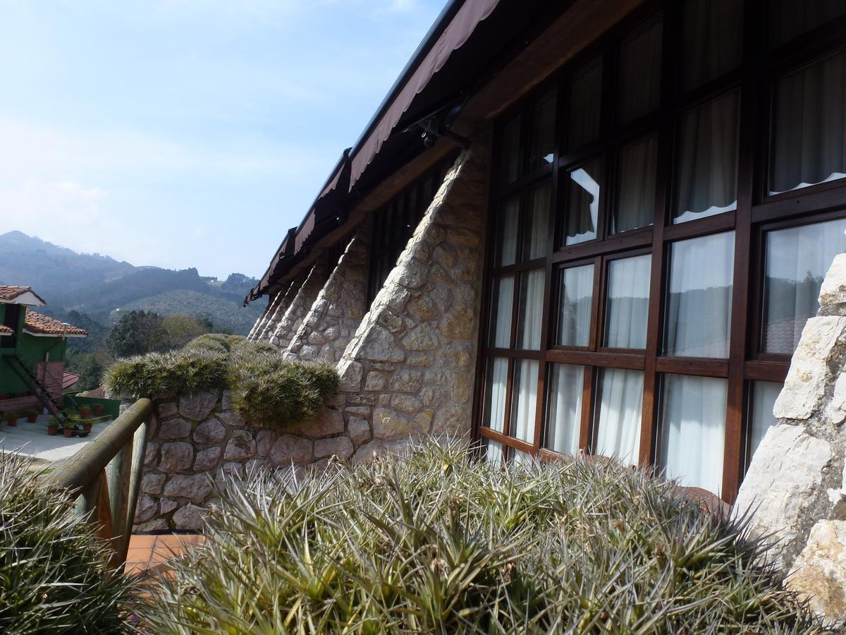 Venancios Hotel Bones