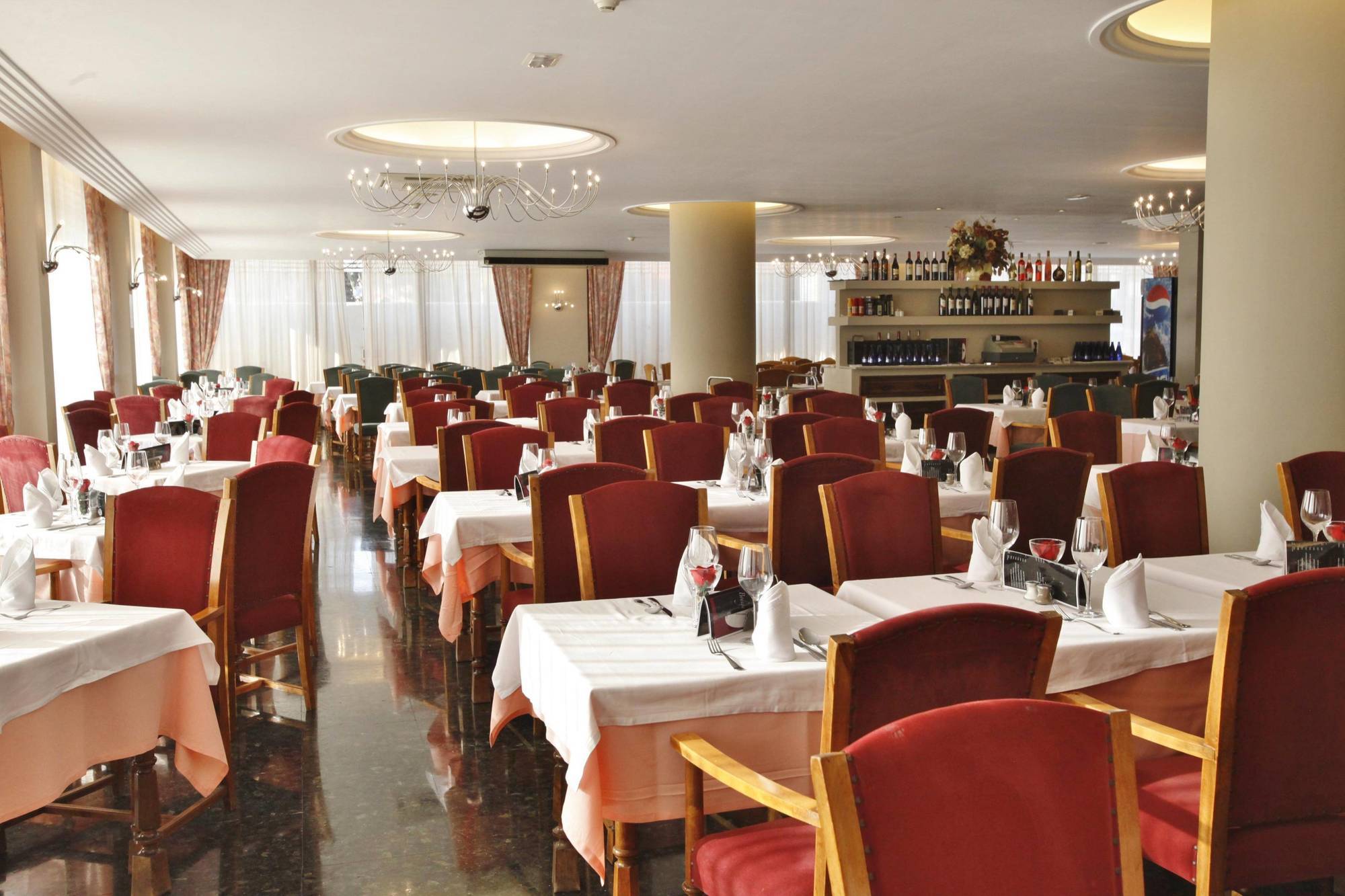 Arenal Hotel 3*