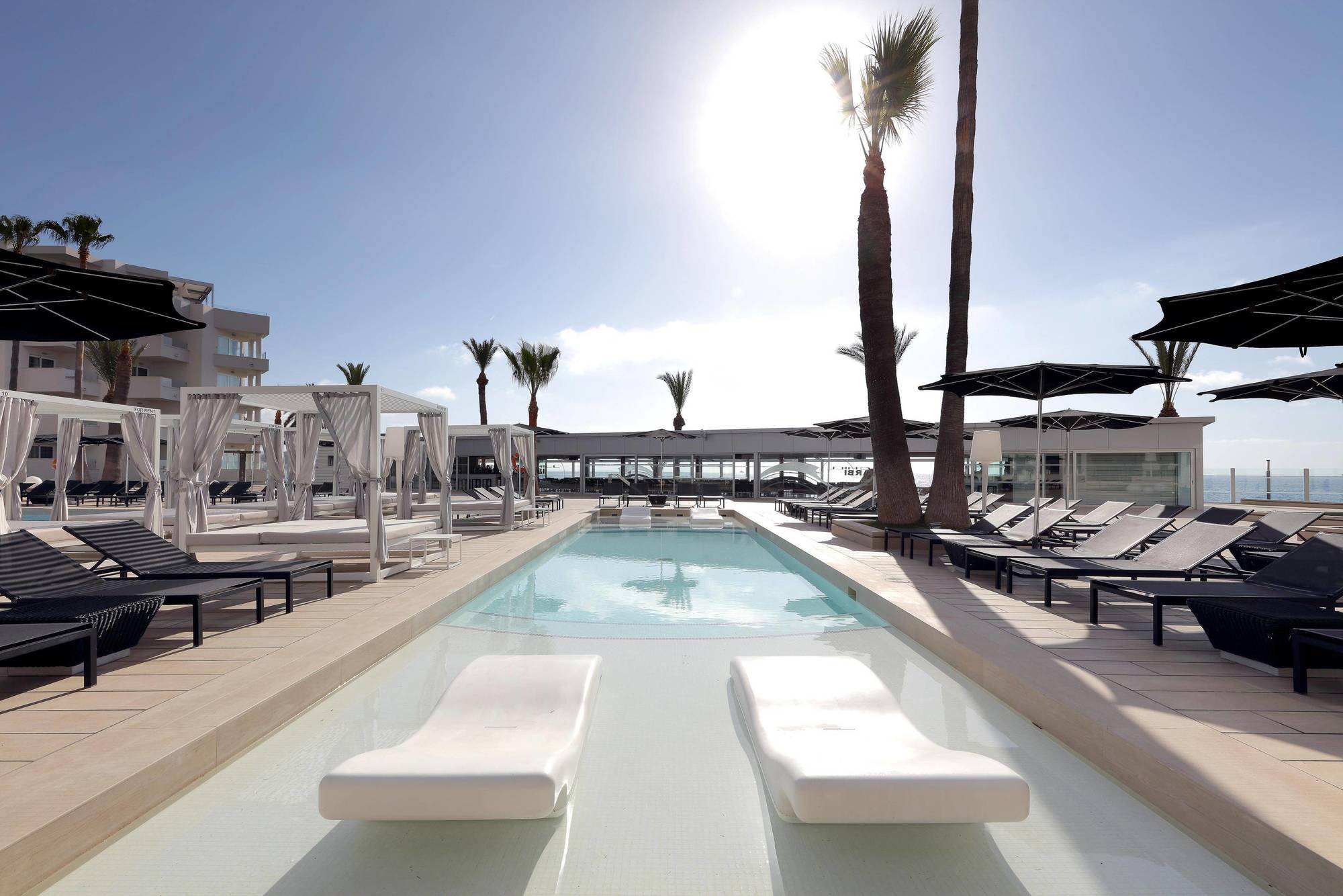 Design Club Garbi Hotel 4*