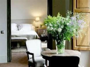 Mora De Dalt Hotel
