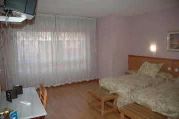 Hostal Suizo Guest house 2*
