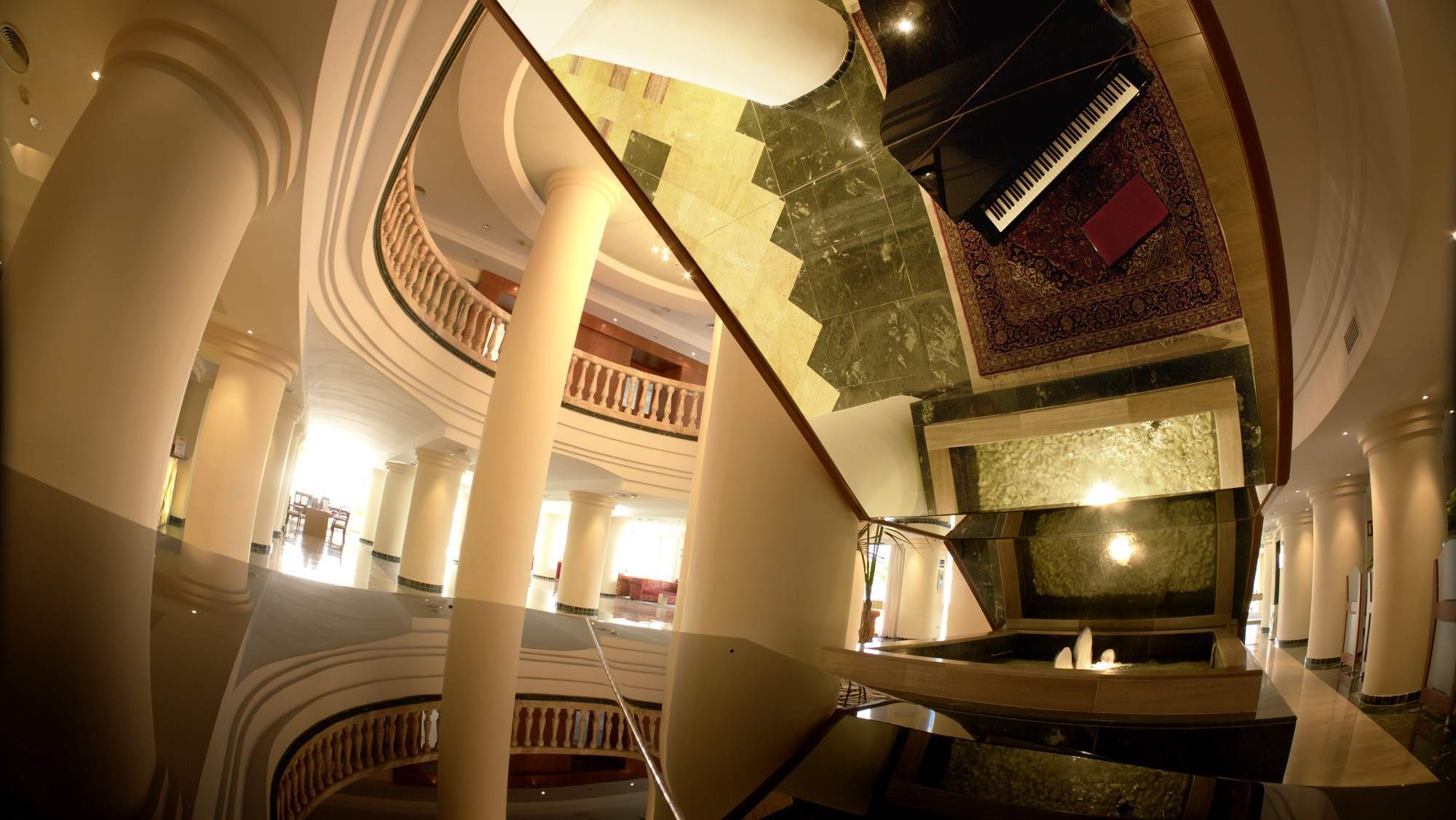 Hotel Cm Castell De Mar 4*