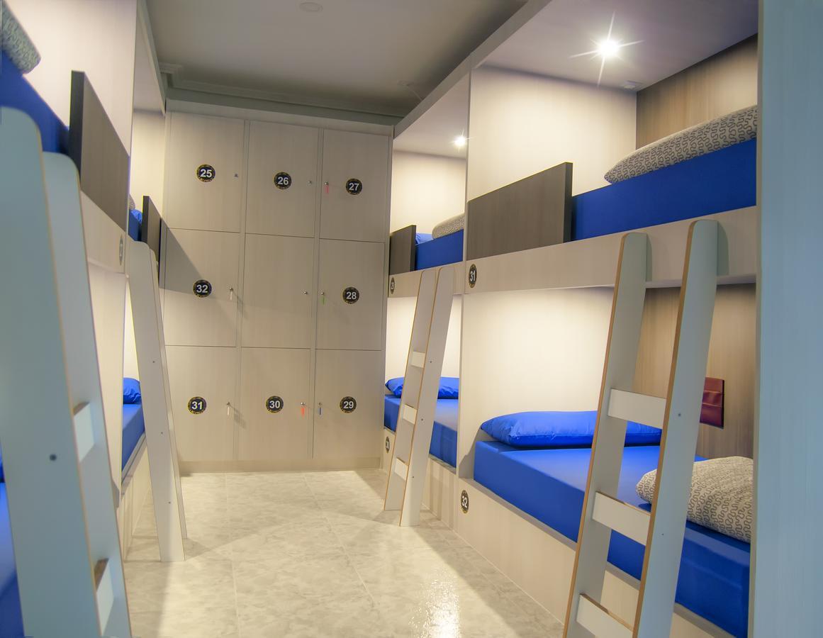 Oceanus Hostel *